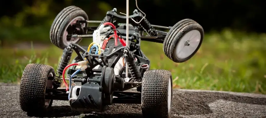 RC Nitro Or Brushless? A Guide To Help You Choose